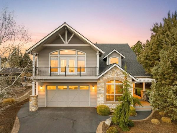 10160 Juniper Glen Circle, Redmond, OR 97756