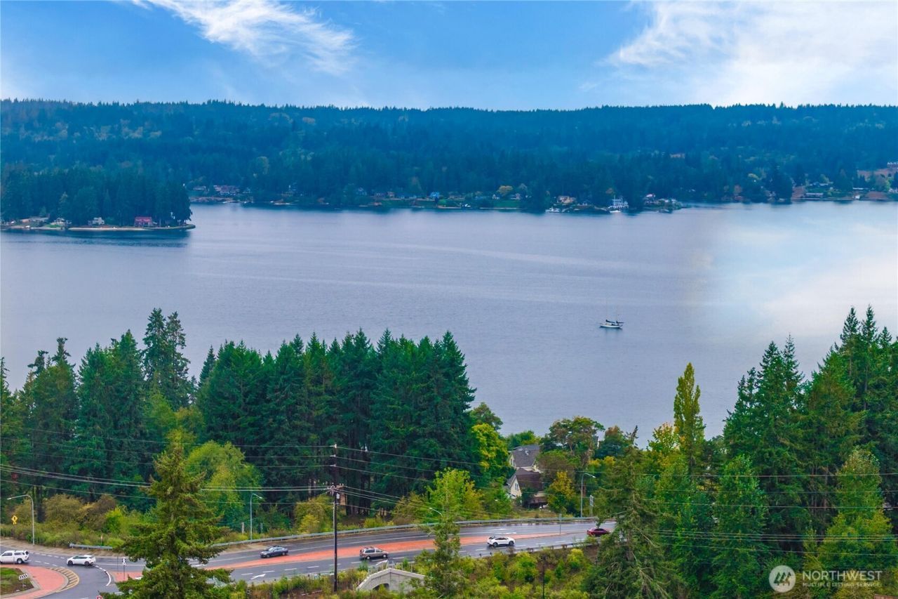 2055 NE Norseman Way , Poulsbo, WA 98370