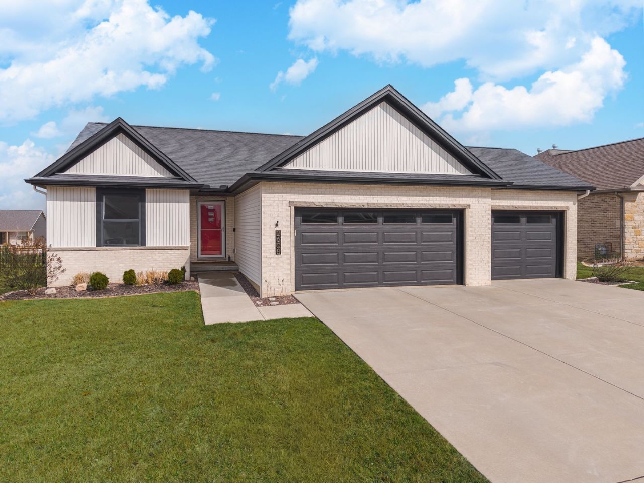 2608 Shale Road, Normal, IL 61761 Main Photo