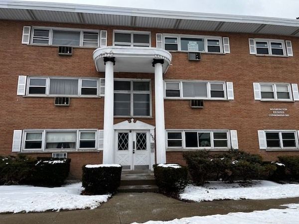 520 N Wolf Road, Unit 203, Hillside, IL 60162