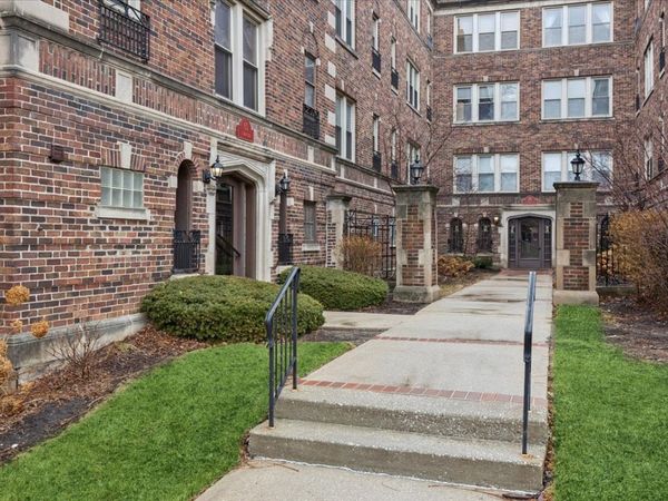 65 E Harris Avenue , Unit 2A, La Grange, IL 60525