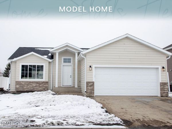 982 DAVID Drive , Grand Forks, ND 58201