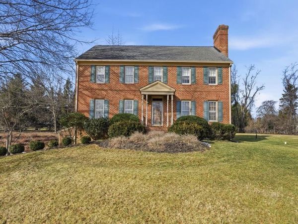 956 WALKER ROAD, GREAT FALLS, VA 22066