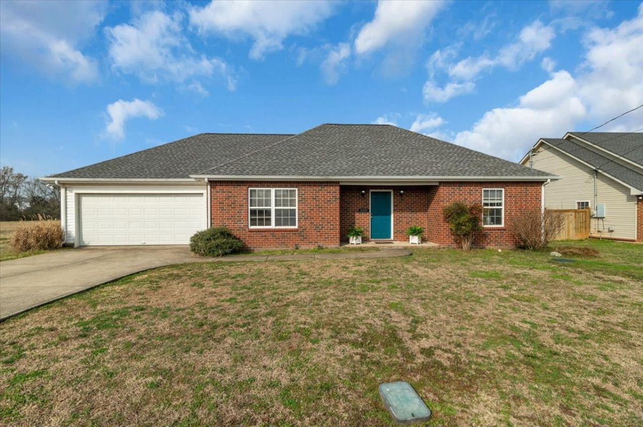 331 Autumn Glen Dr, Murfreesboro, TN 37129 Main Photo