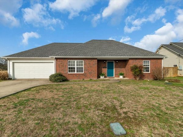 331 Autumn Glen Dr, Murfreesboro, TN 37129