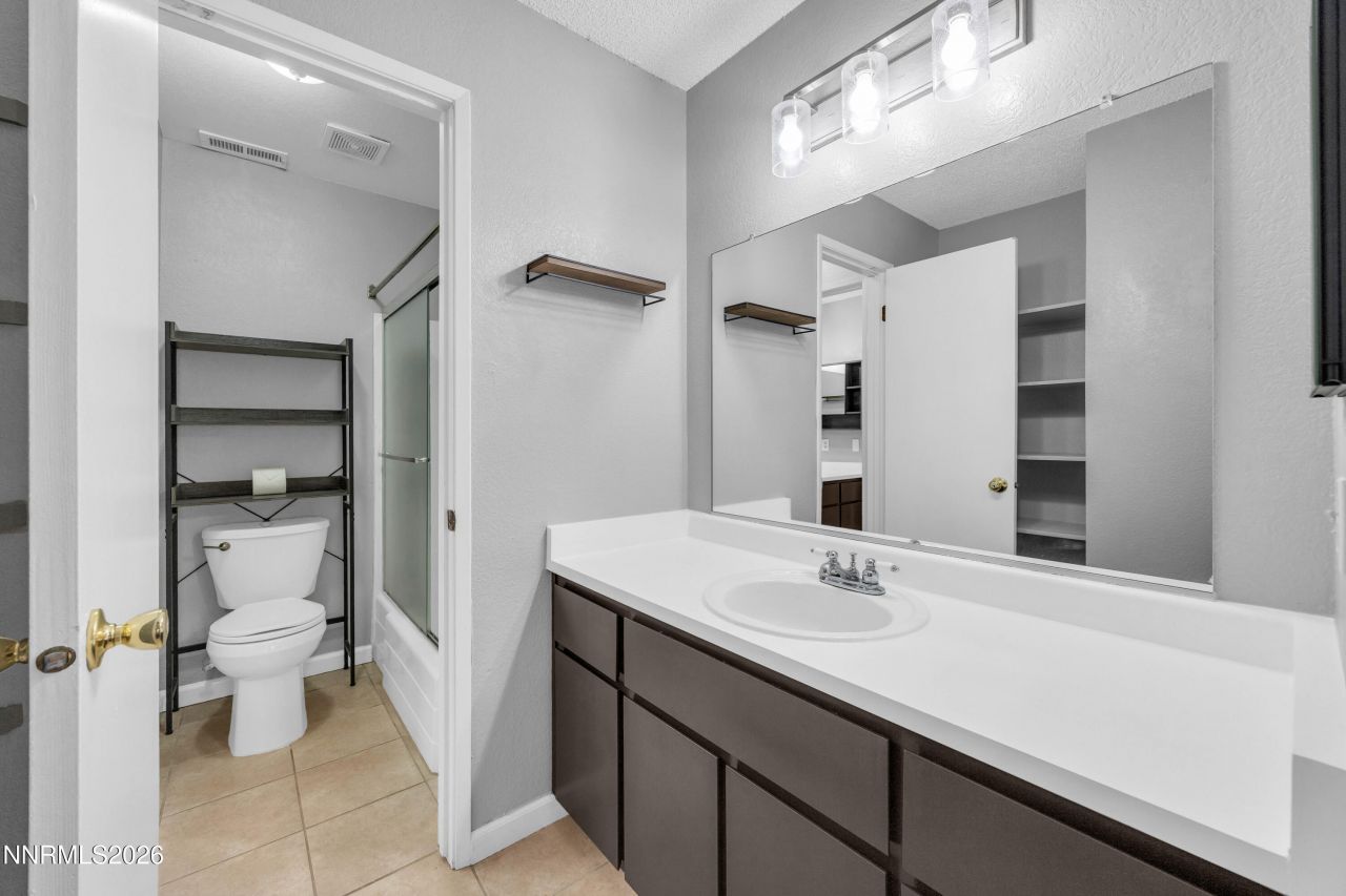 1045 Adrian Way, Sparks, NV 89431 Photo