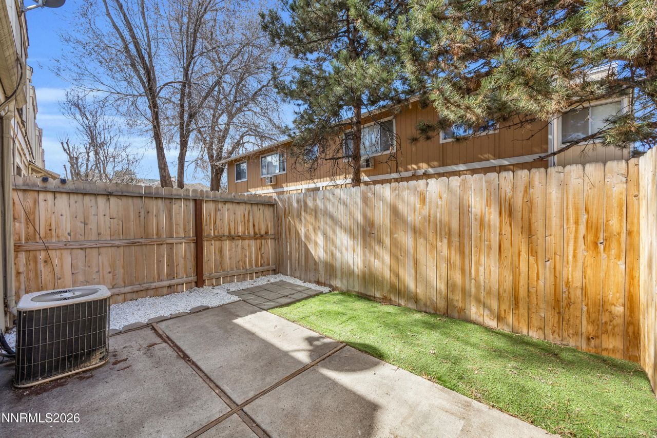 1045 Adrian Way, Sparks, NV 89431 Photo