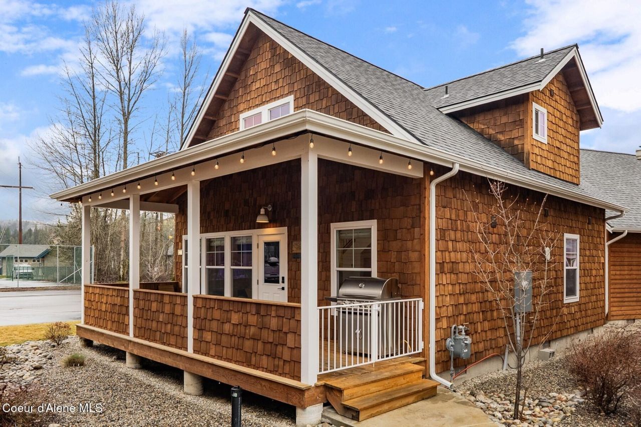 20 Hitchcock Dr, Dover, ID 83825 Main Photo