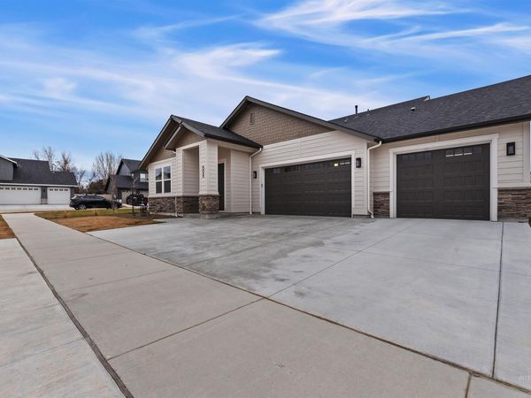 698 N Morning Glory Avenue, Eagle, ID 83616