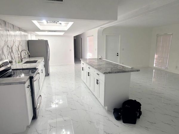 7109 NW 68th St, Tamarac, FL 33321