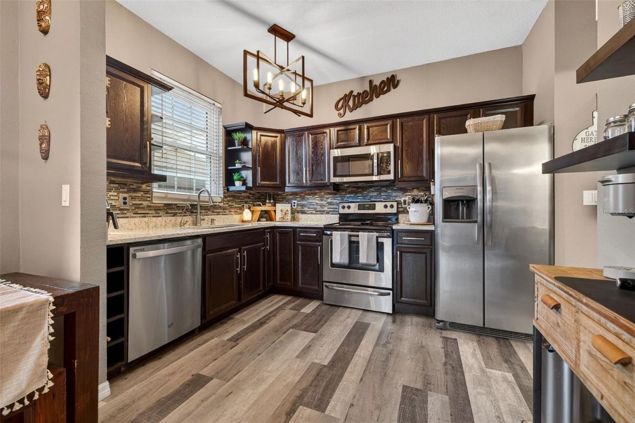 6400 46th Avenue N, Unit 20, Kenneth City, FL 33709 Photo