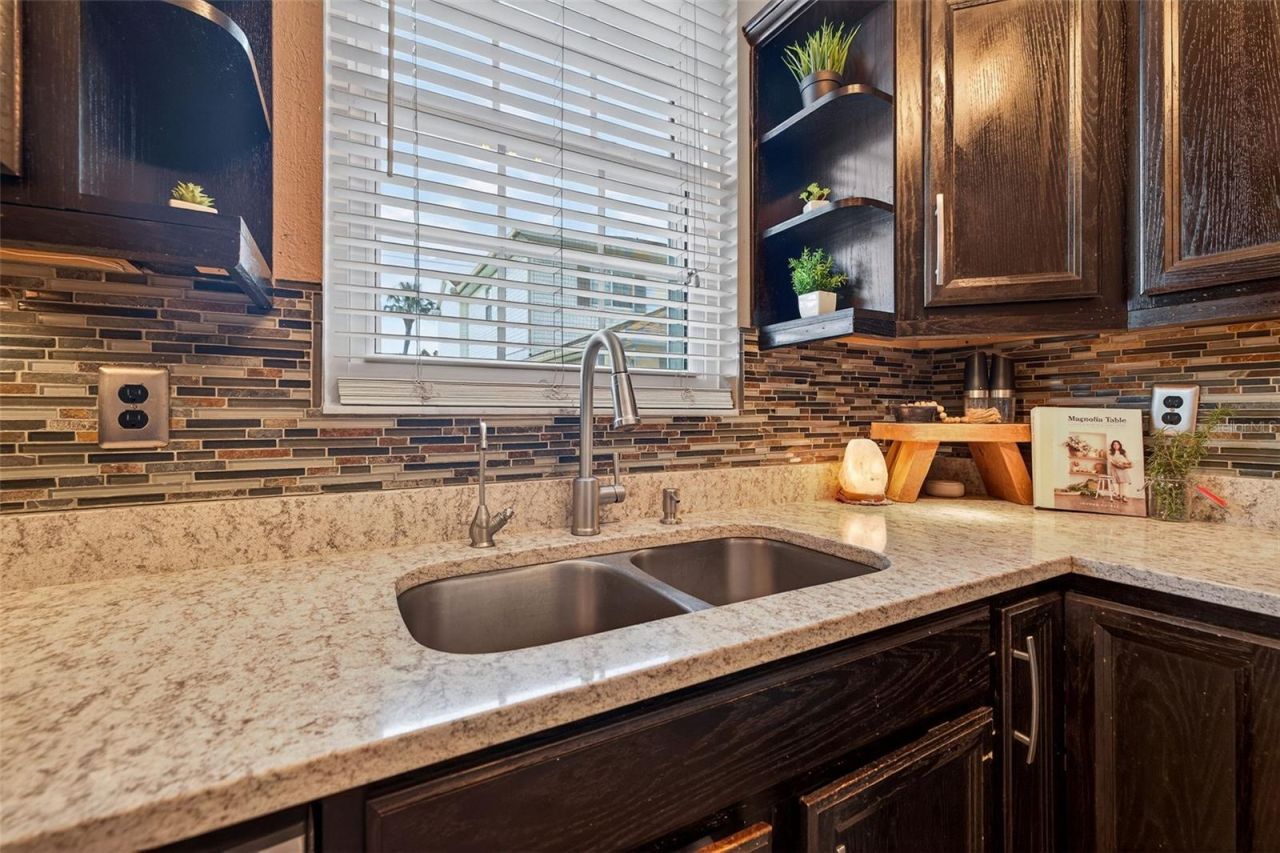 6400 46th Avenue N, Unit 20, Kenneth City, FL 33709 Photo