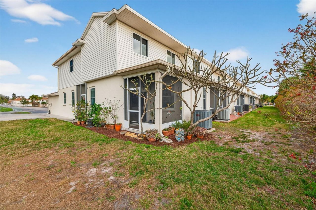 6400 46th Avenue N, Unit 20, Kenneth City, FL 33709 Photo