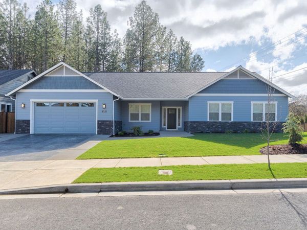 2571 Overland Drive, Unit Silverbroo, Grants Pass, OR 97527