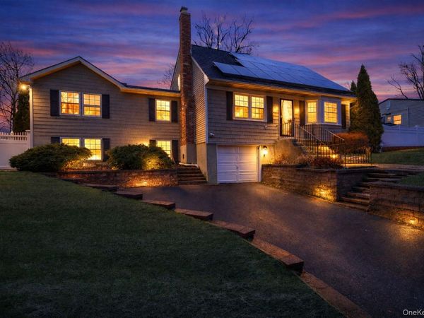 92 Hawthorne Road, Kings Park, NY 11754