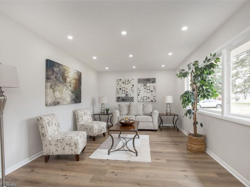 5301 Mardale Avenue, Bedford Heights, OH 44146 Photo 4