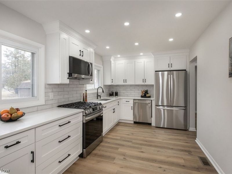 5301 Mardale Avenue, Bedford Heights, OH 44146 Photo 9