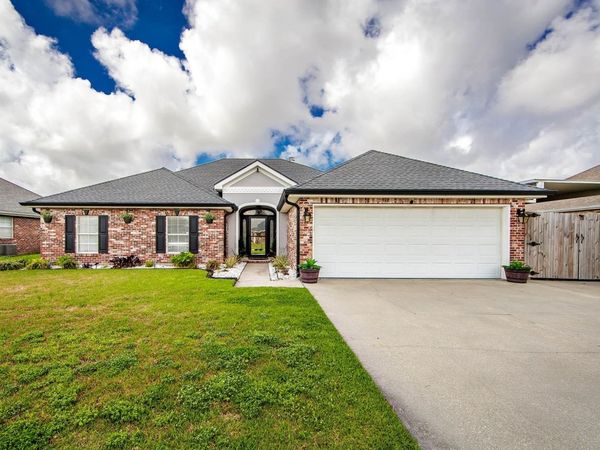 1025 Rebecca Dr, Houma, LA 70360