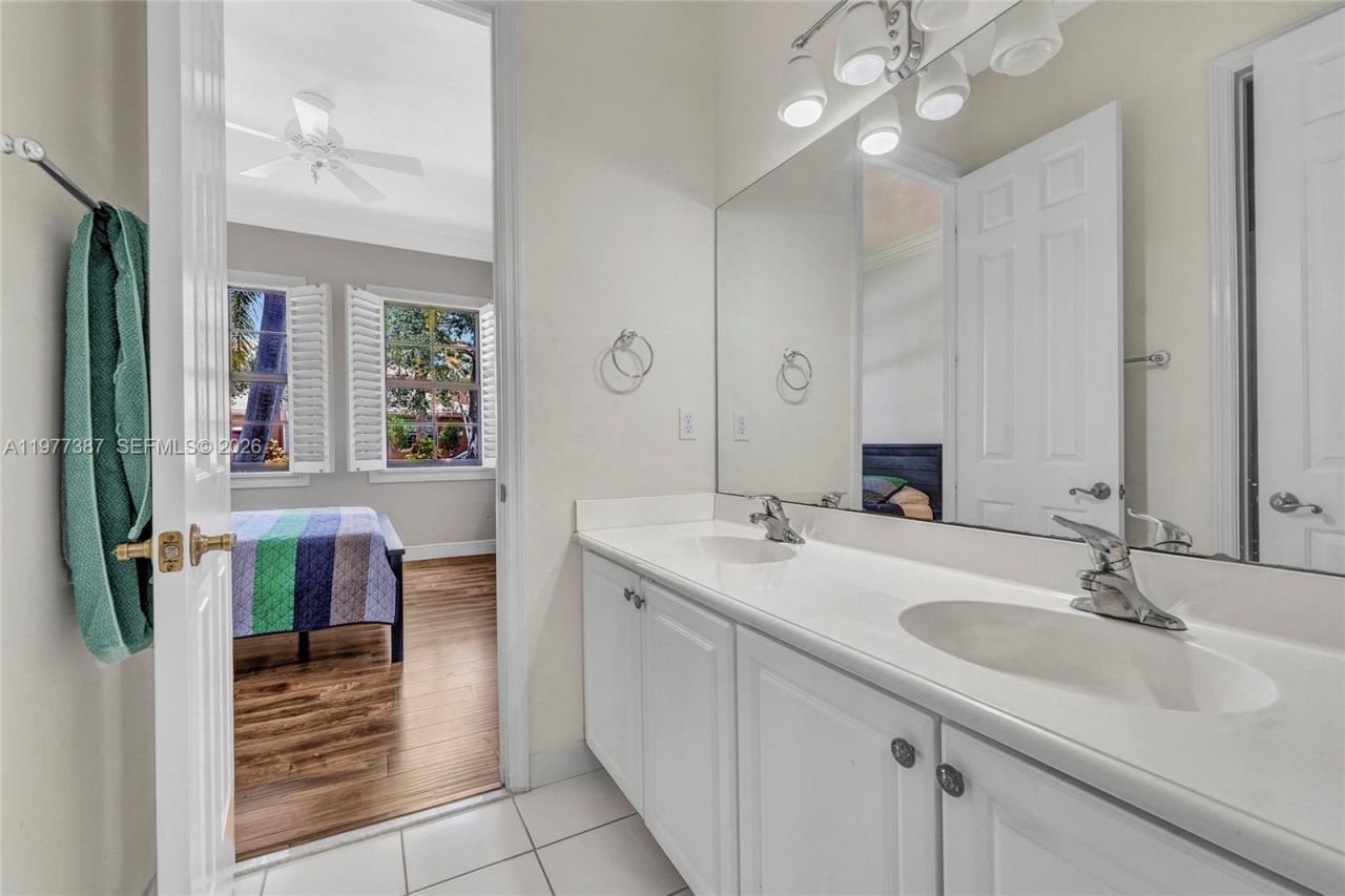 3950 W Hibiscus St , Weston, FL 33332 Photo