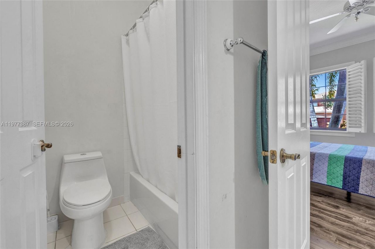 3950 W Hibiscus St , Weston, FL 33332 Photo