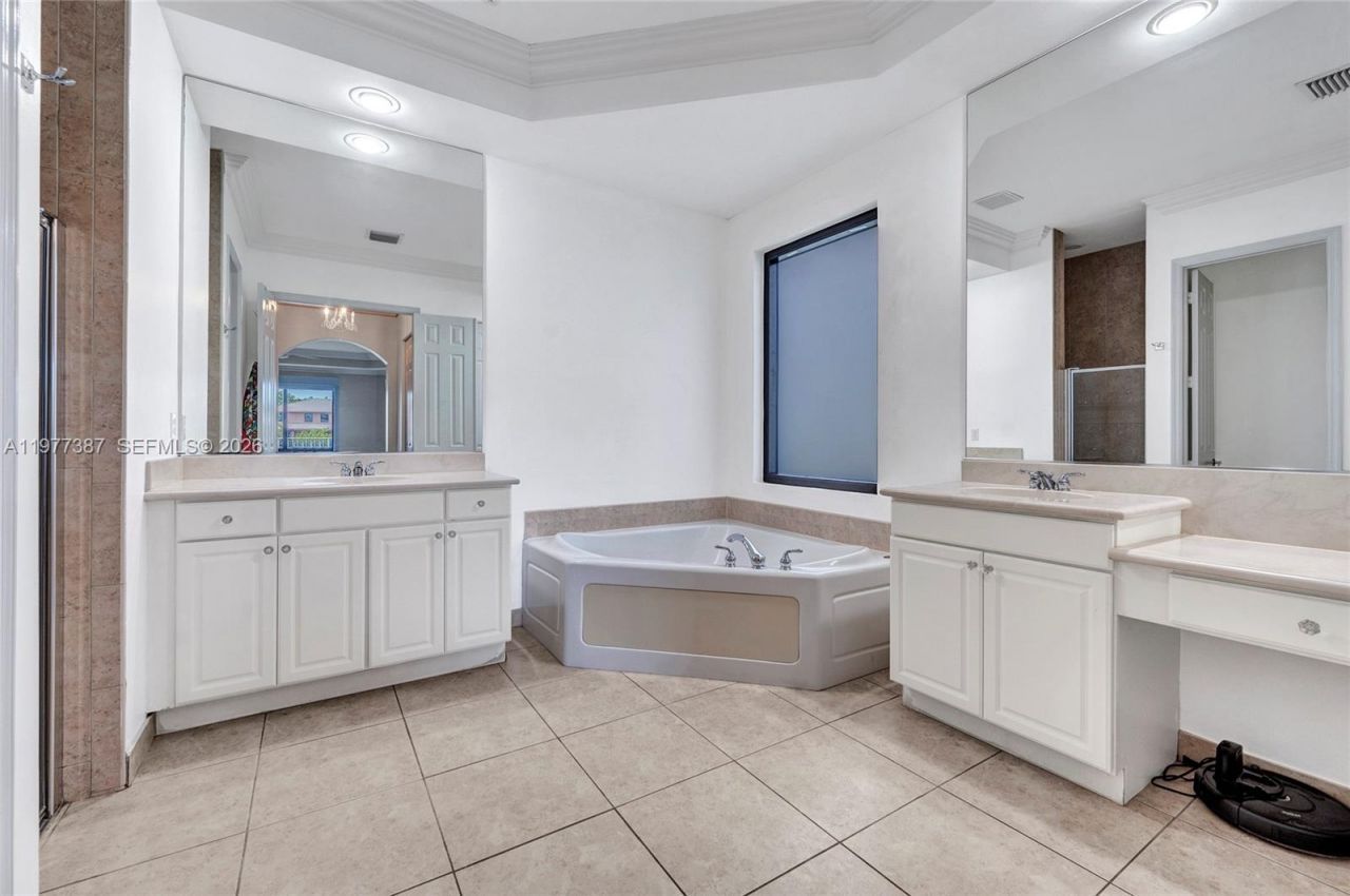 3950 W Hibiscus St , Weston, FL 33332 Photo