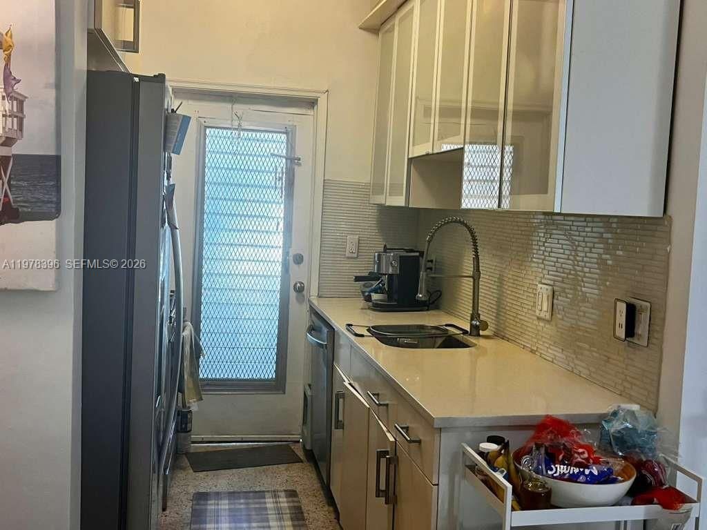 8420 Byron Ave , Unit 2, Miami Beach, FL 33141 Photo
