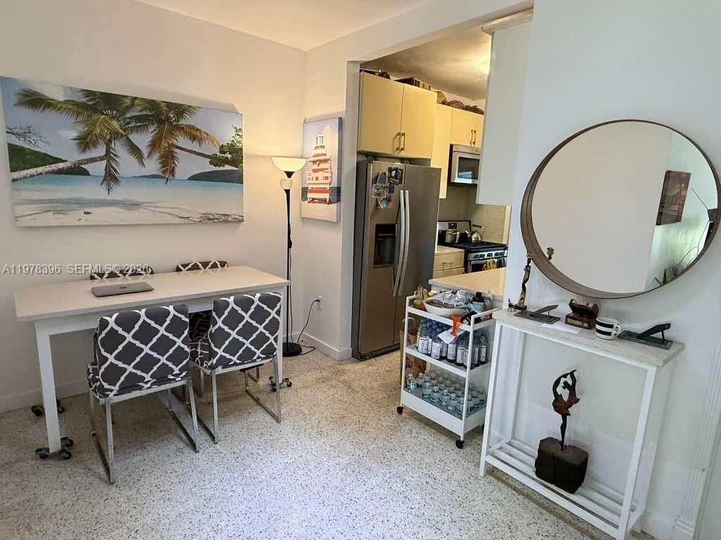8420 Byron Ave , Unit 2, Miami Beach, FL 33141 Photo