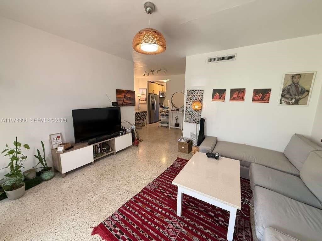 8420 Byron Ave , Unit 2, Miami Beach, FL 33141 Photo