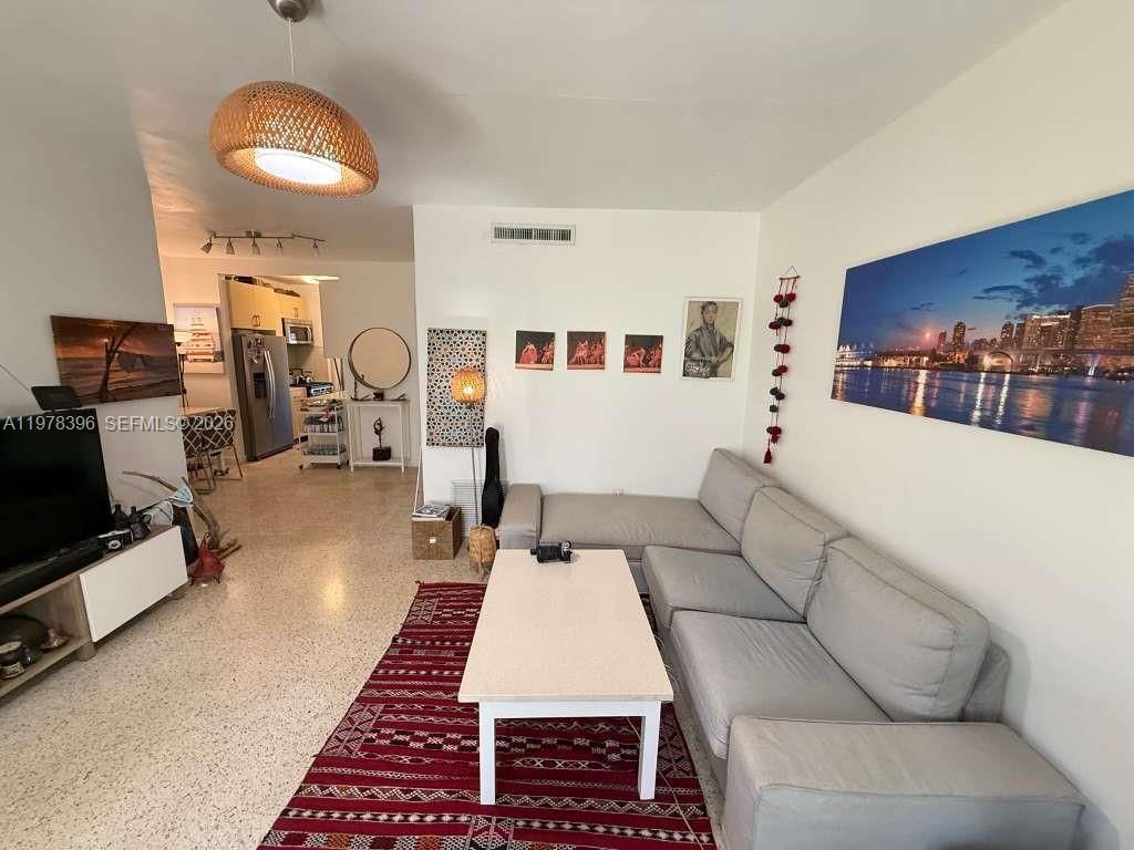 8420 Byron Ave , Unit 2, Miami Beach, FL 33141 Photo