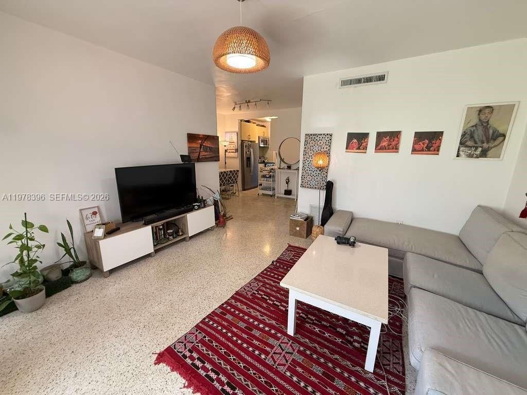 8420 Byron Ave , Unit 2, Miami Beach, FL 33141 Photo