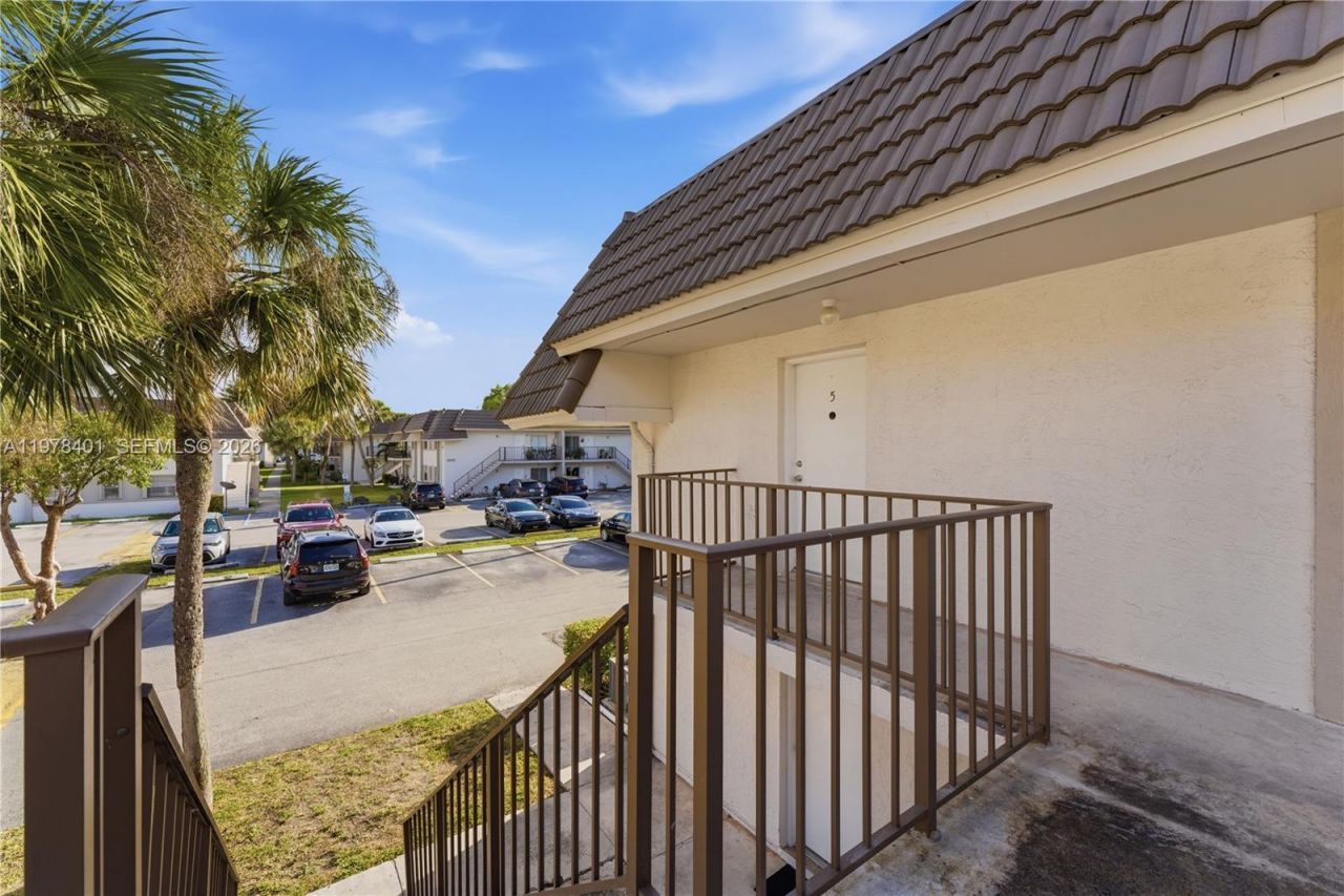 6921 SW 129th Ave, Unit 5, Miami, FL 33183 Photo