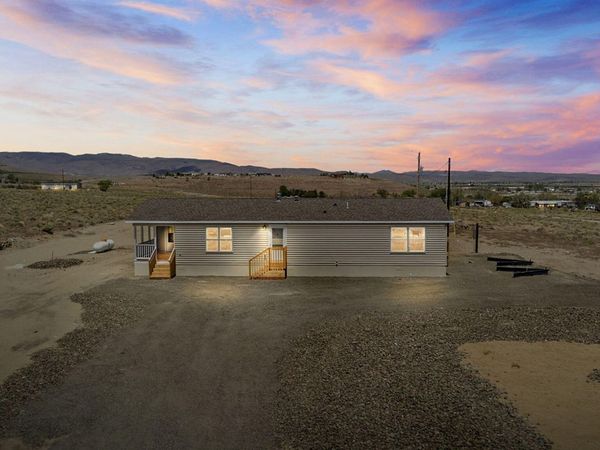 8260 Sycamore Street, Silver Springs, NV 89429