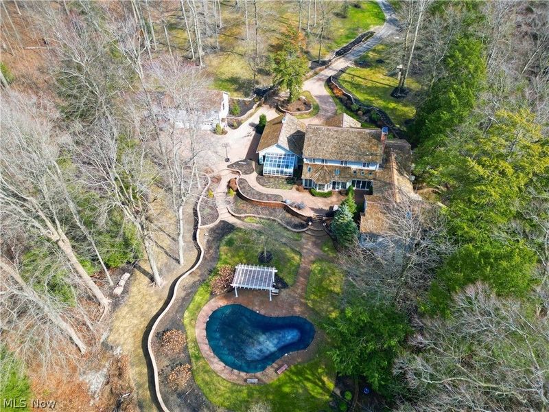 1160 Fox Hill Drive, Gates Mills, OH 44040 Photo 2