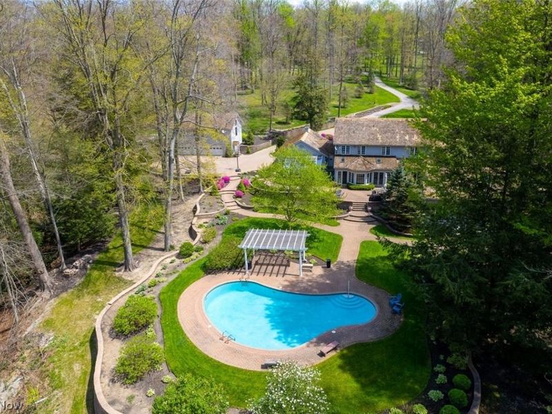 1160 Fox Hill Drive, Gates Mills, OH 44040 Photo 2