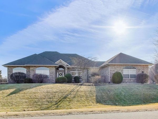 15N866 Meadow Court, Hampshire, IL 60140