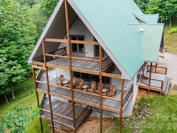 155 Mule Trail Drive, Bakersville, NC 28705