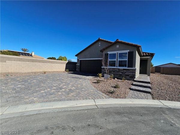 8910 Lucky Crest Street , Las Vegas, NV 89113