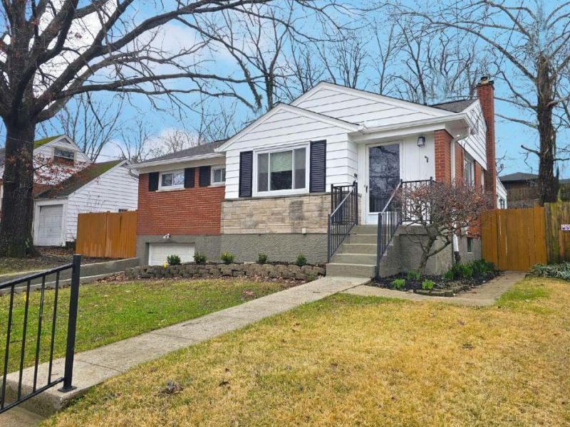 1055 Hempstead Drive, Springfield Twp., OH 45231 Photo 2