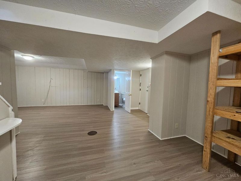 1055 Hempstead Drive, Springfield Twp., OH 45231 Photo 24