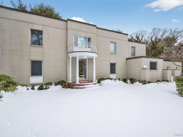 120 Bacon Road , Old Westbury, NY 11568