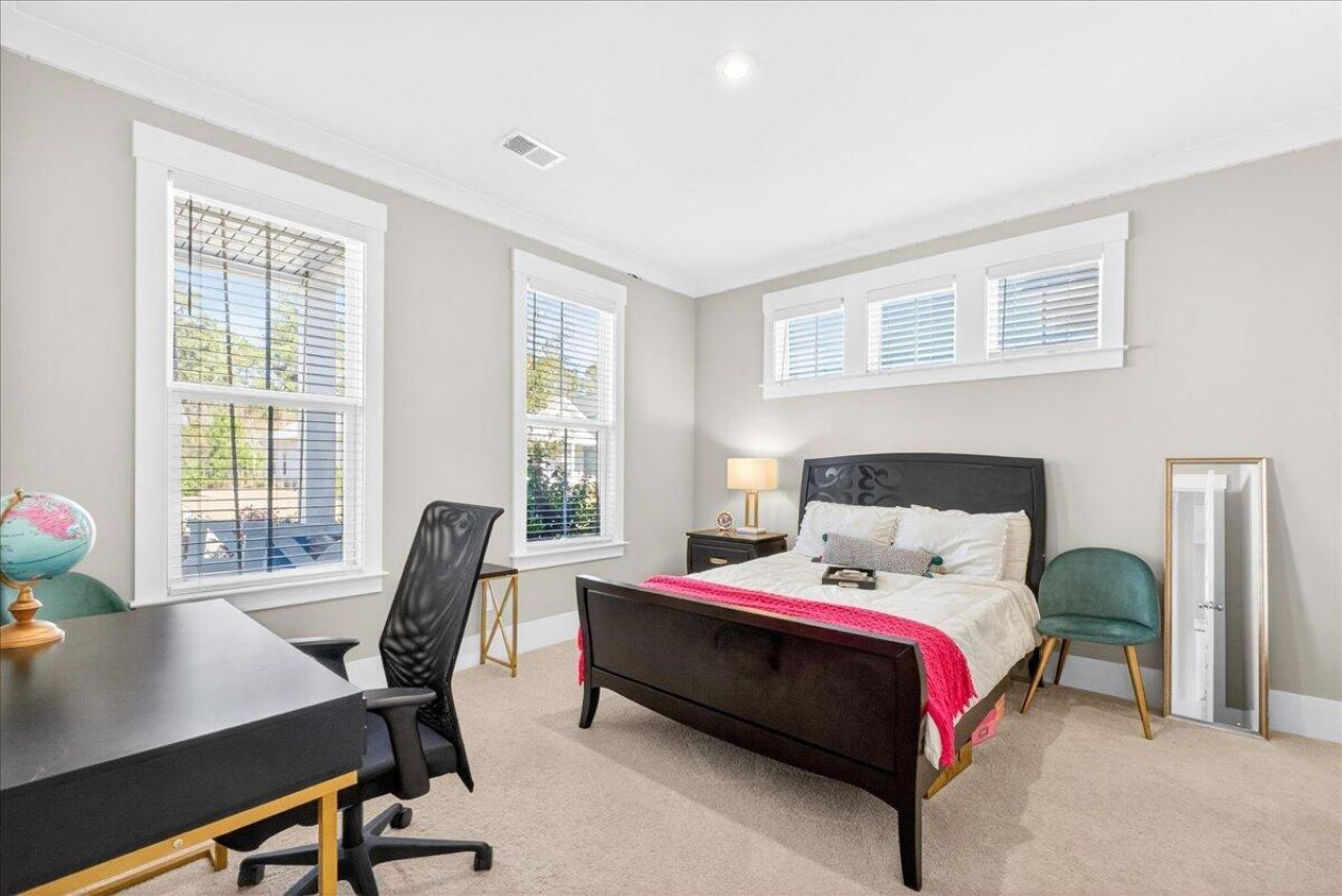 116 Falaise Street Photo 17