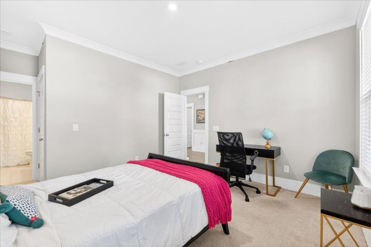 116 Falaise Street Photo 18