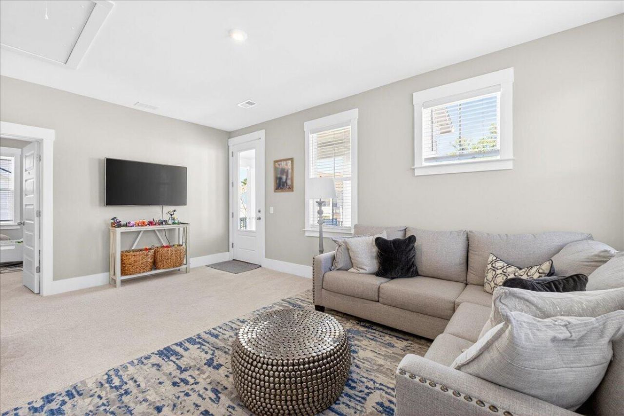 116 Falaise Street Photo 21