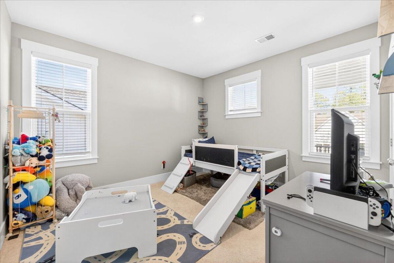 116 Falaise Street Photo 22