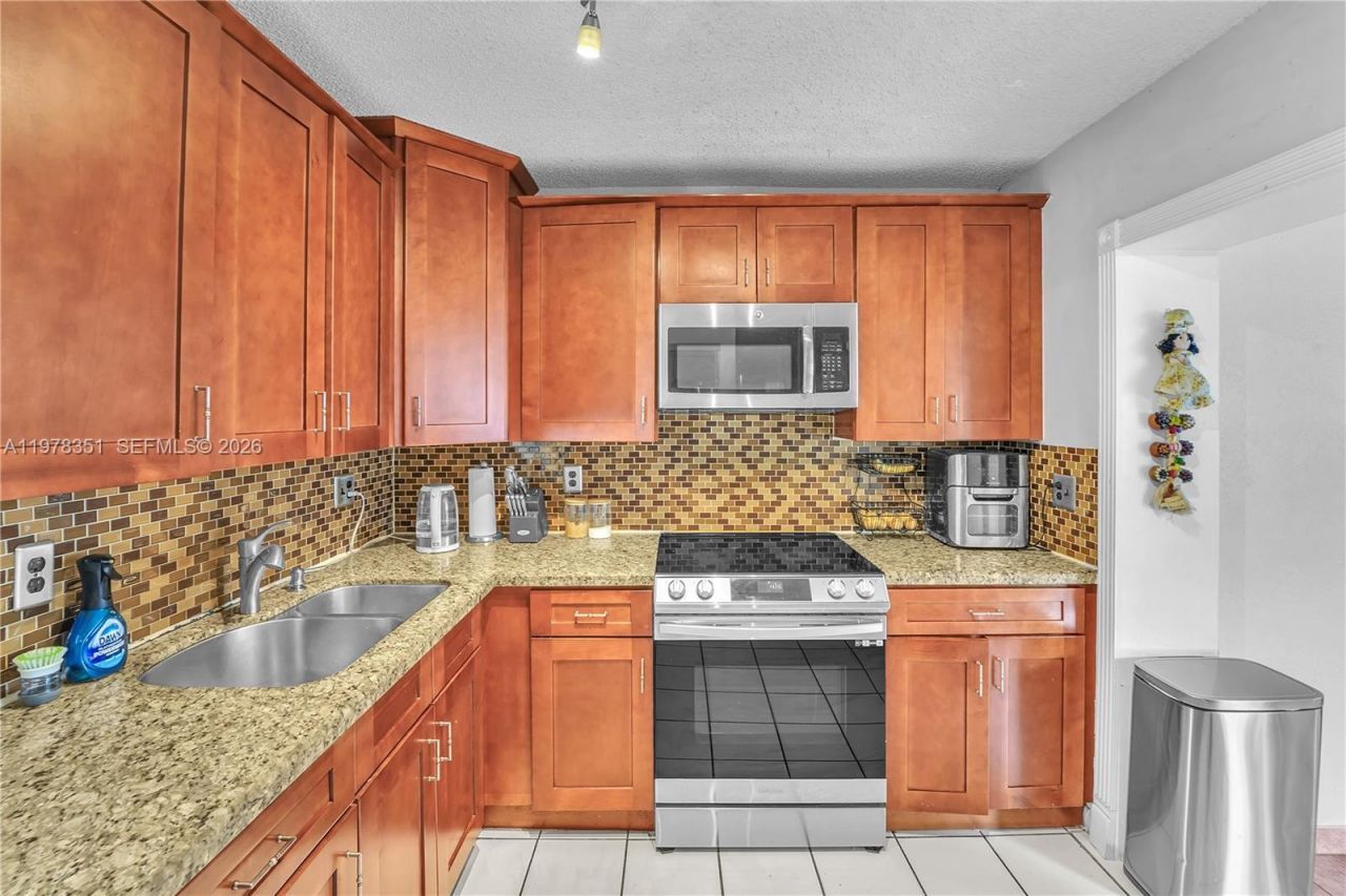 20750 SW 103rd Ct , Cutler Bay, FL 33189 Photo