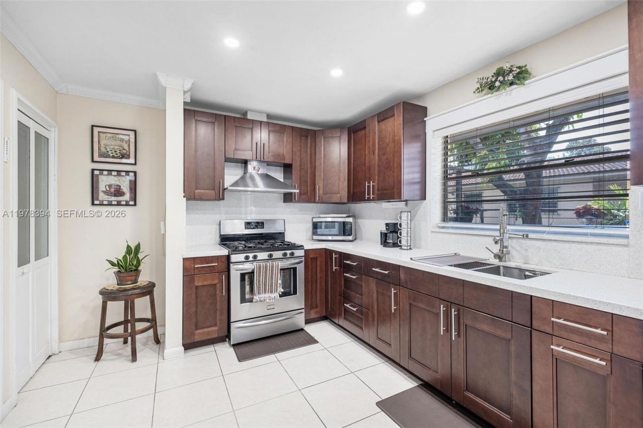 2862 SW 38th Ct , Miami, FL 33134 Photo