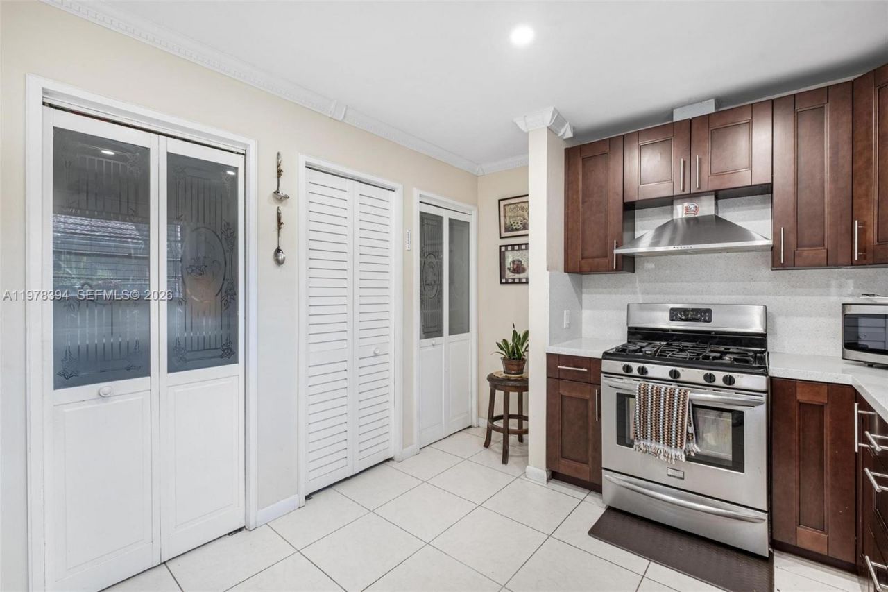 2862 SW 38th Ct , Miami, FL 33134 Photo