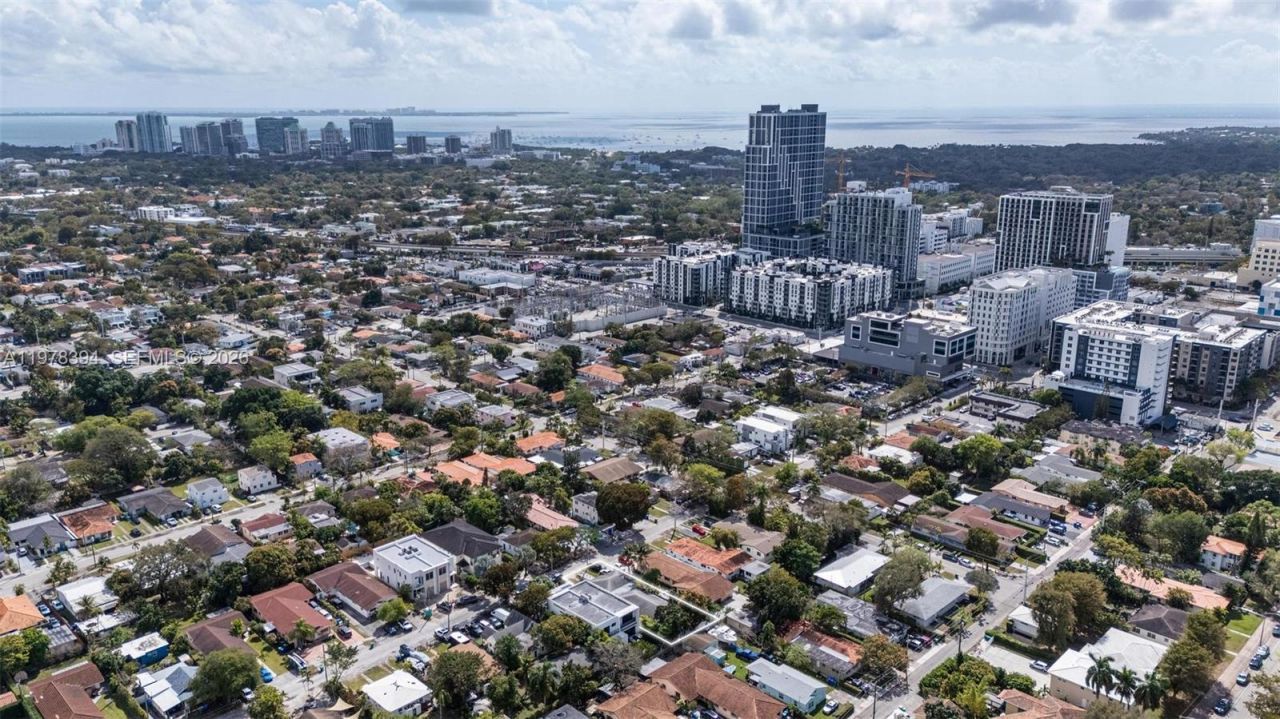 2862 SW 38th Ct , Miami, FL 33134 Photo