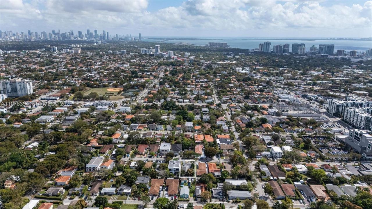 2862 SW 38th Ct , Miami, FL 33134 Photo