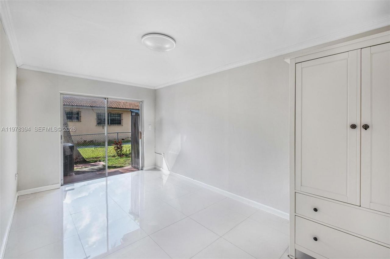 2862 SW 38th Ct , Miami, FL 33134 Photo